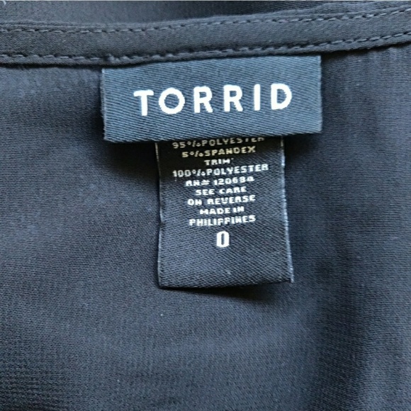 Torrid - Lace front top - Picture 4 of 8